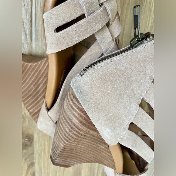 Corso Como Women's Genni Dress Sandal, Tan Sporty Goat, 7 M EUC - Picture 5 of 6